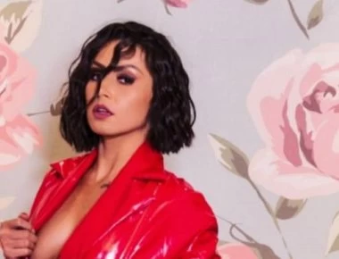 Σκέτη απόλαυση η Μαρία Τζινέρη με το αποκαλυπτικό της μαγιό (φώτο)